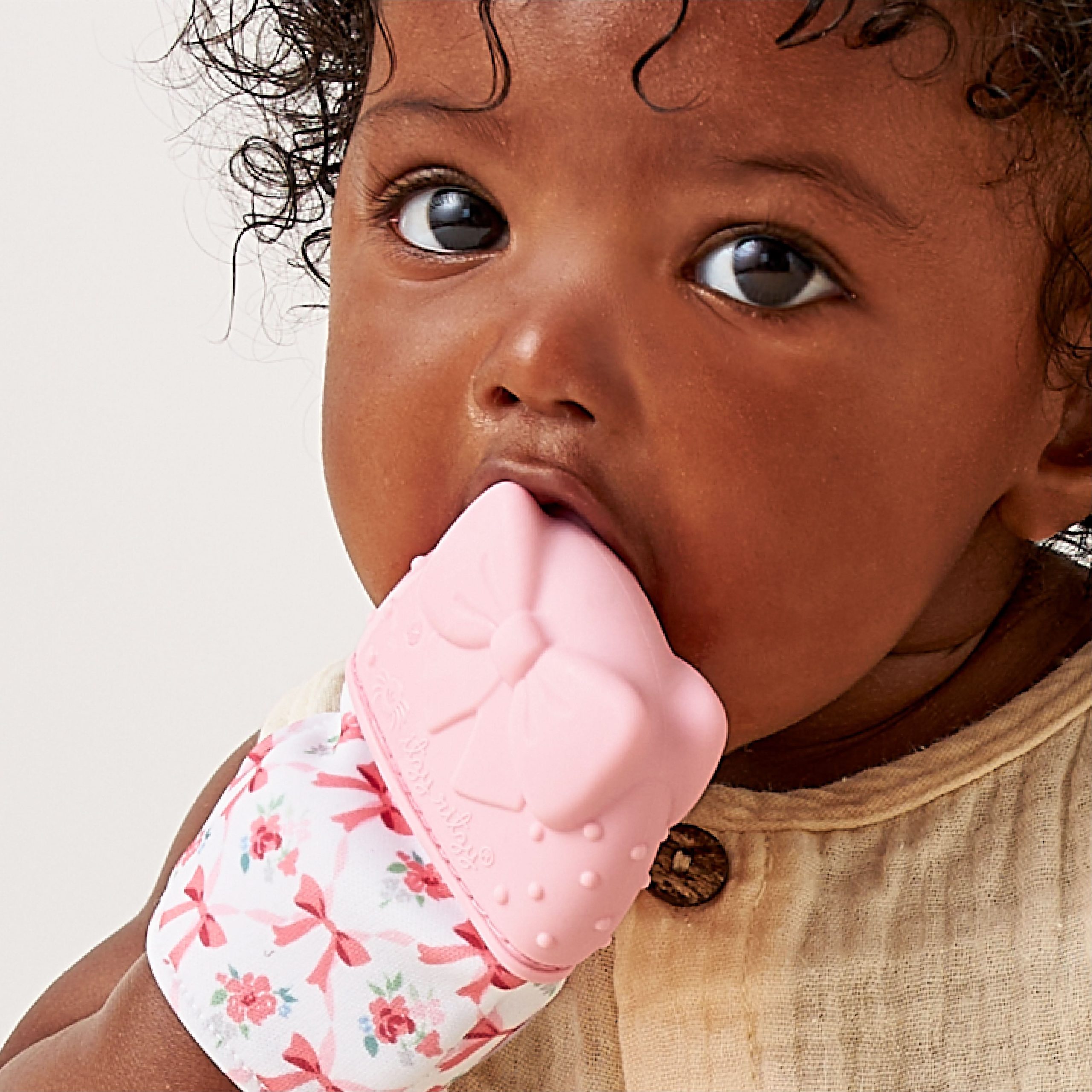 Itzy Mitt® Teething Mittens - Image 8